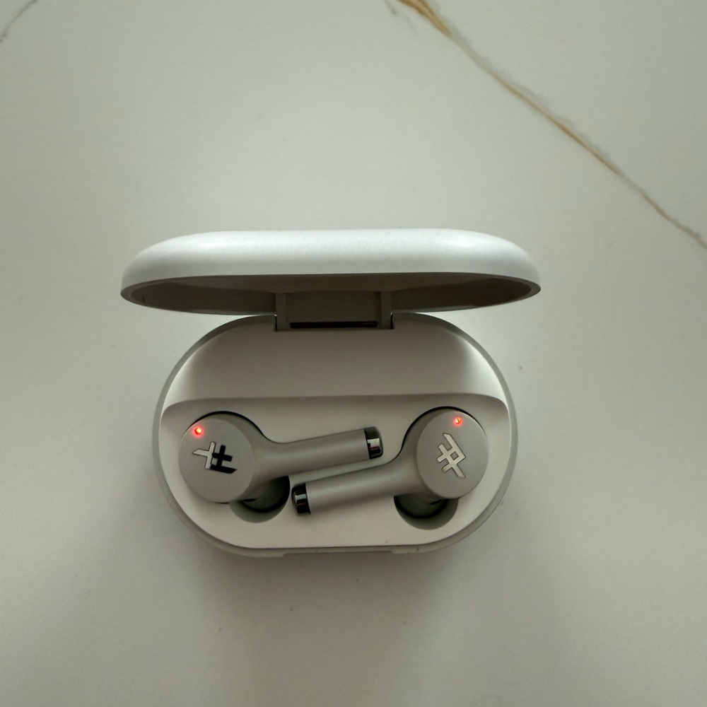 iFrogz Airtime Premier
Wireless Earbuds
